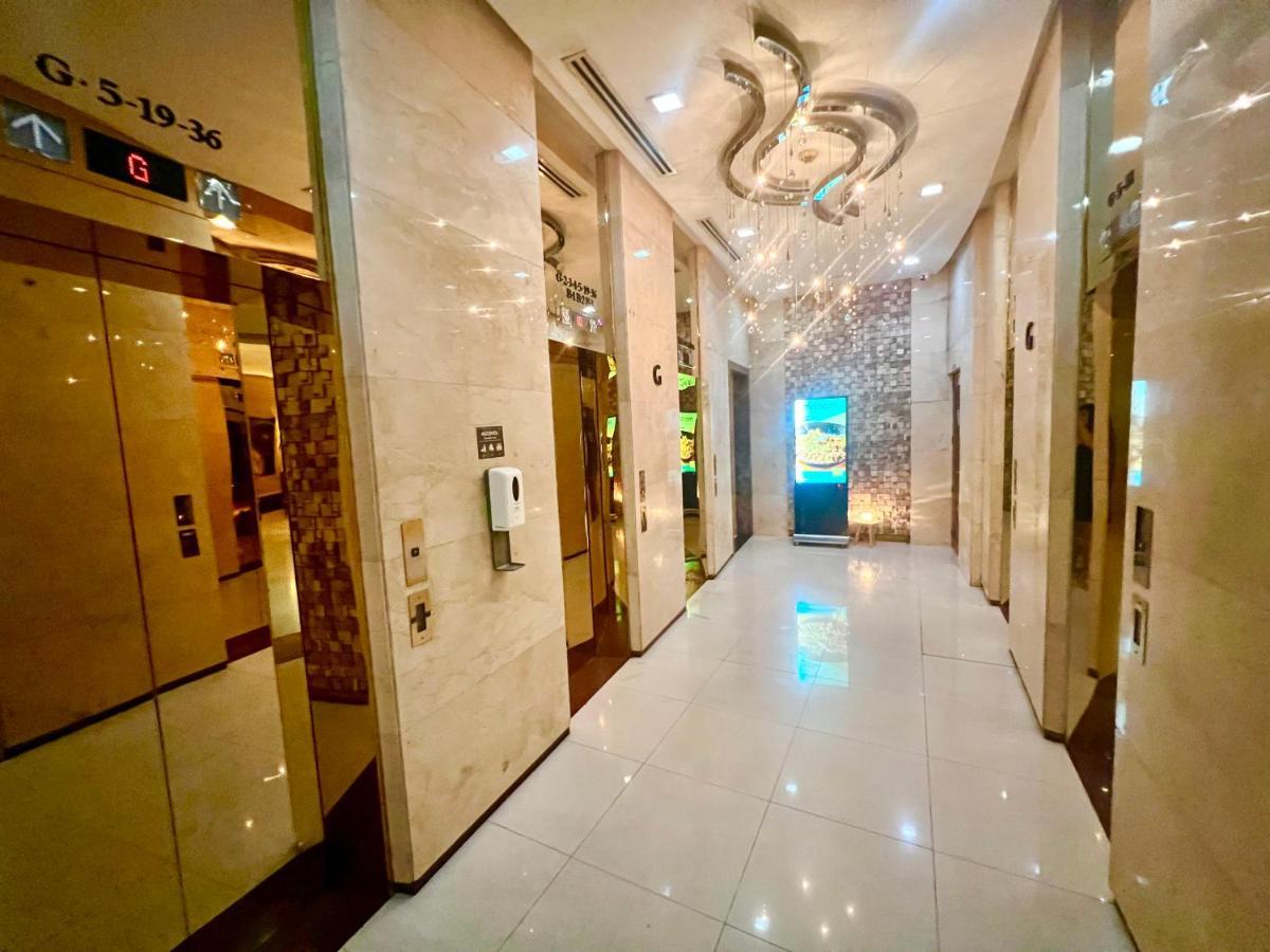 Fort Bonifacio Bgc Condo Taguig Exterior photo